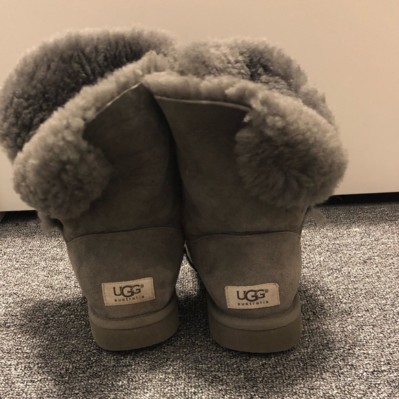 Grey Uggs - Picture 3 of 6